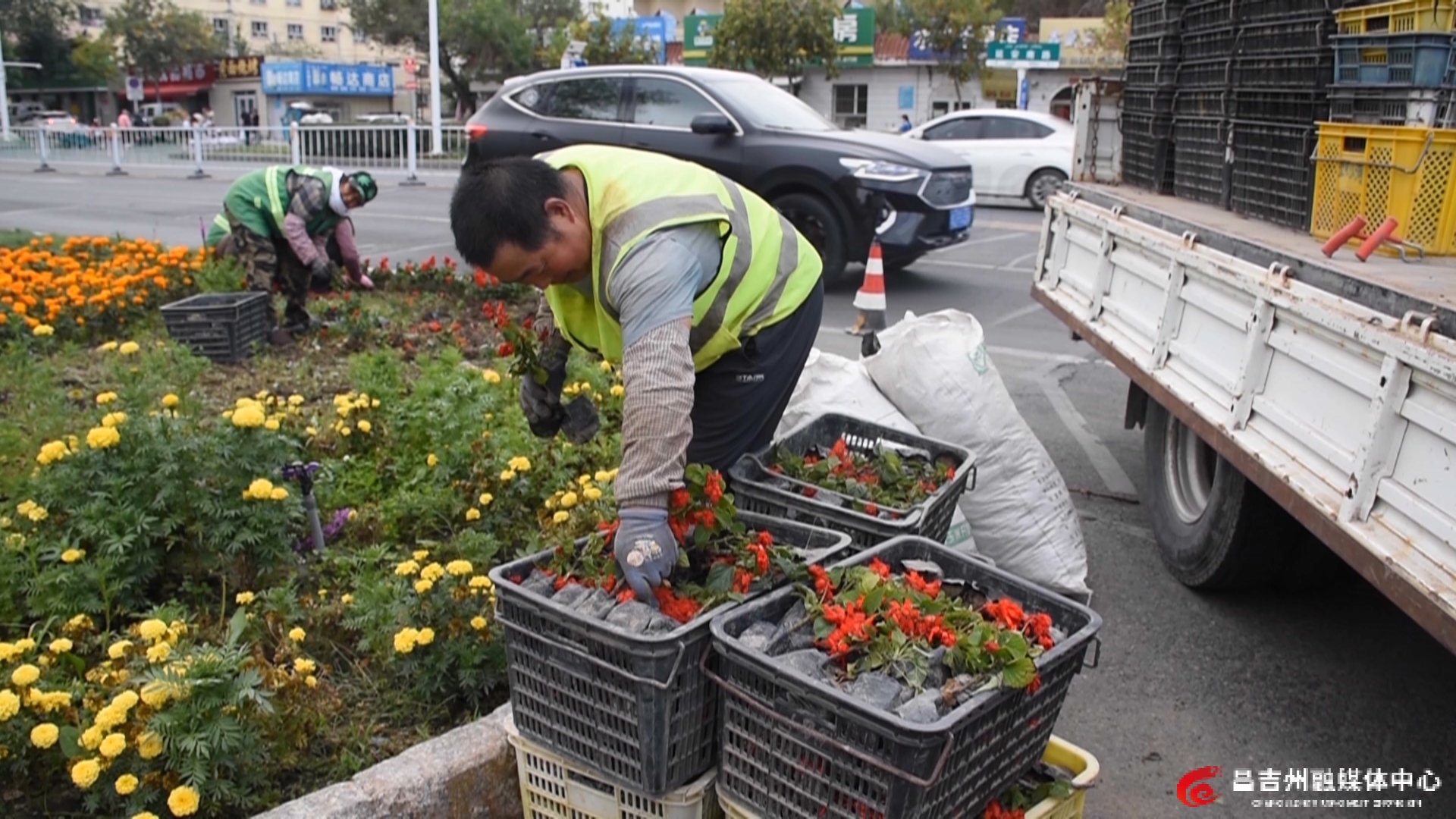 宋姚洁鲜花扮靓(4).jpg 宋姚洁鲜花扮靓(4).jpg