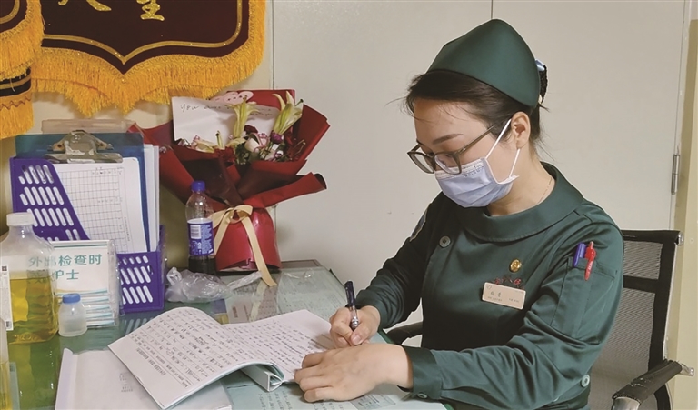 昌吉州人民医院护理工作者的一天——忙碌中传递温暖