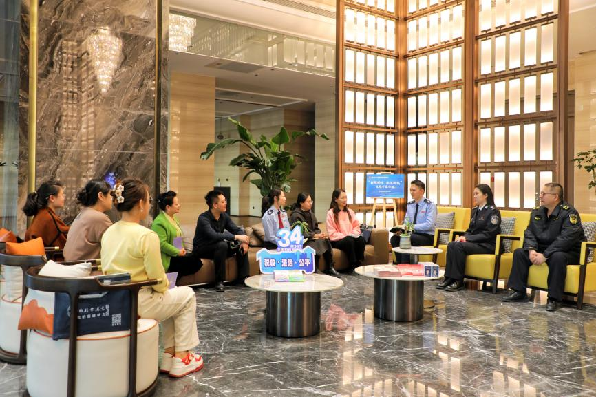 新疆昌吉： 法治护航促发展 税收普法正当时