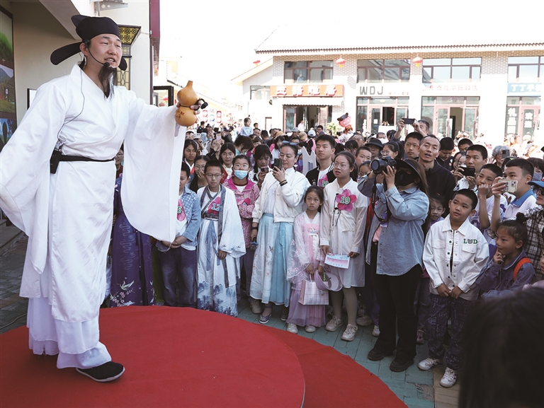 海棠映秀诗意呼图壁——呼图壁县2025年第八届海棠花季系列活动掠影