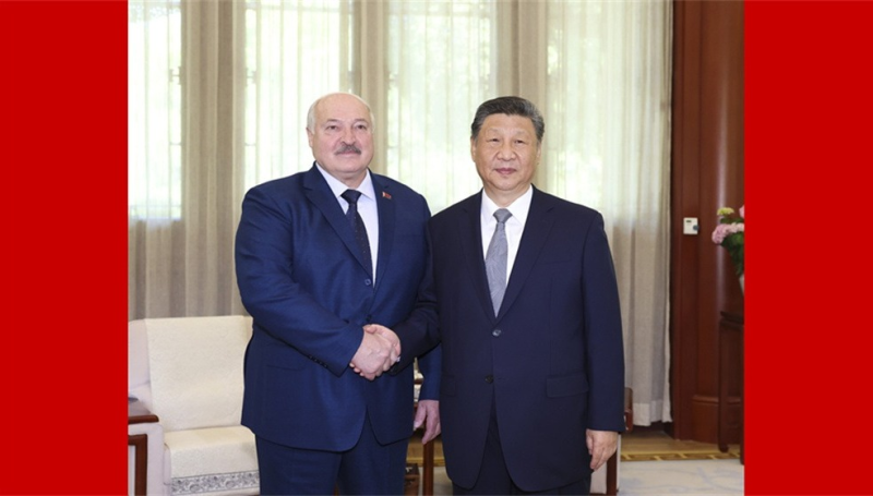 习近平会见白俄罗斯总统卢卡申科