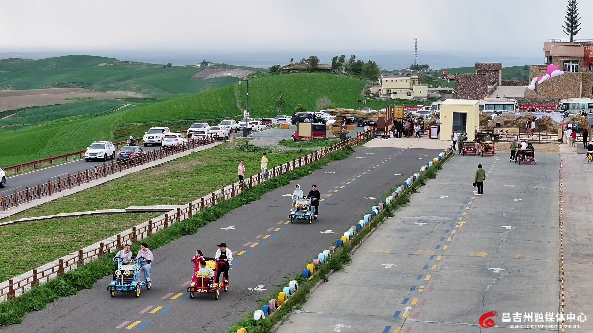 江布拉克 民宿【航拍】.mp4_20250608_130010.130.jpg